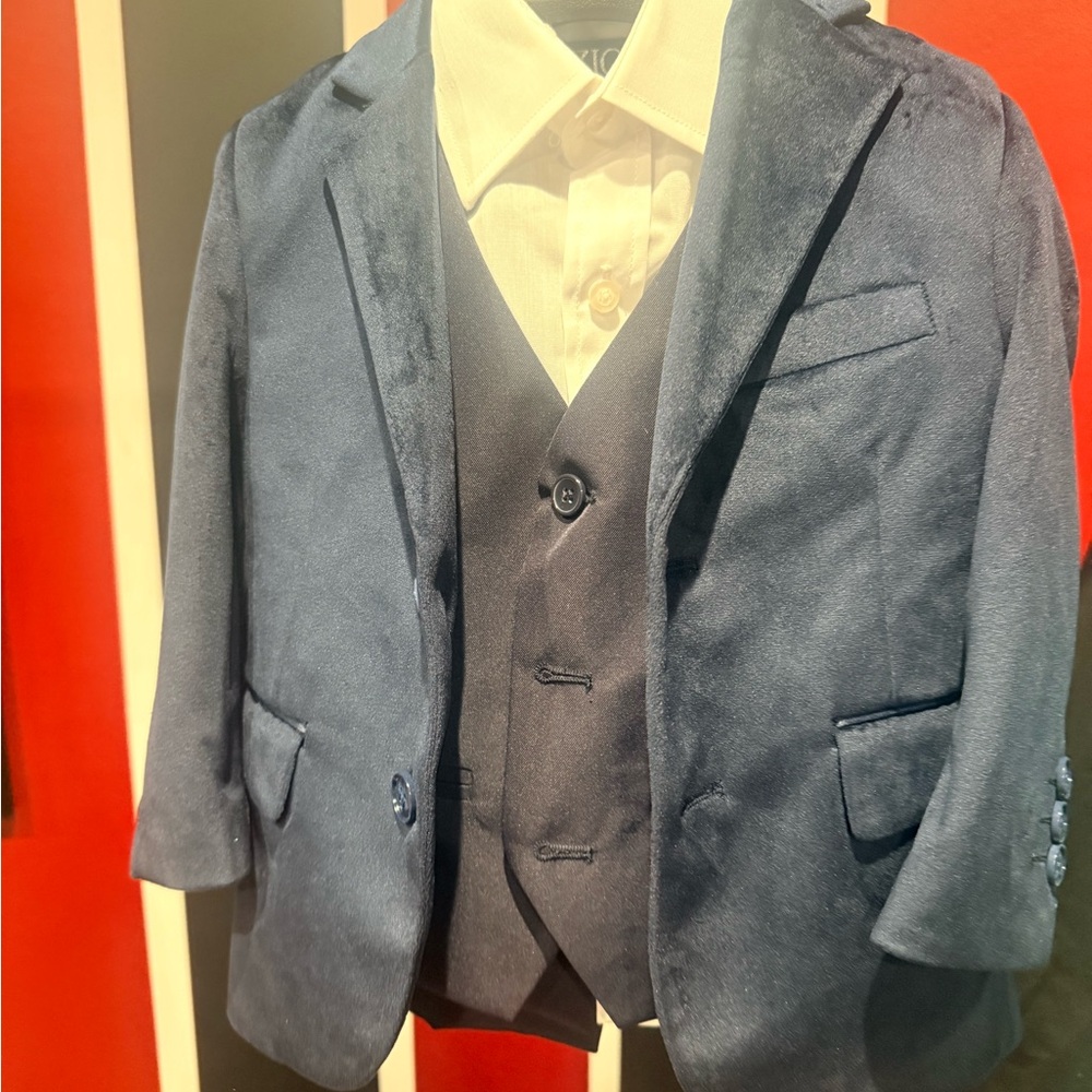 Boys Navy Four-Piece Suit Jacket, Vest Shirt & Pants Size 2T
